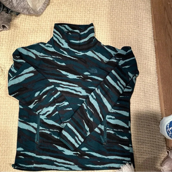 THE NORTH FACE WOMENS PULLOVER SWEATER TURTLE
NECK MEDIUM GREEN ANIMAL
PRINT - Picture 13 of 13